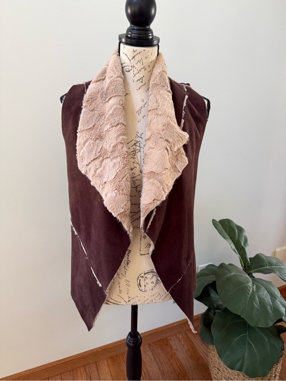 Leo & Nicole Faux Suede Faux Fur Vest Petite Small Brown Open Front Western Boho